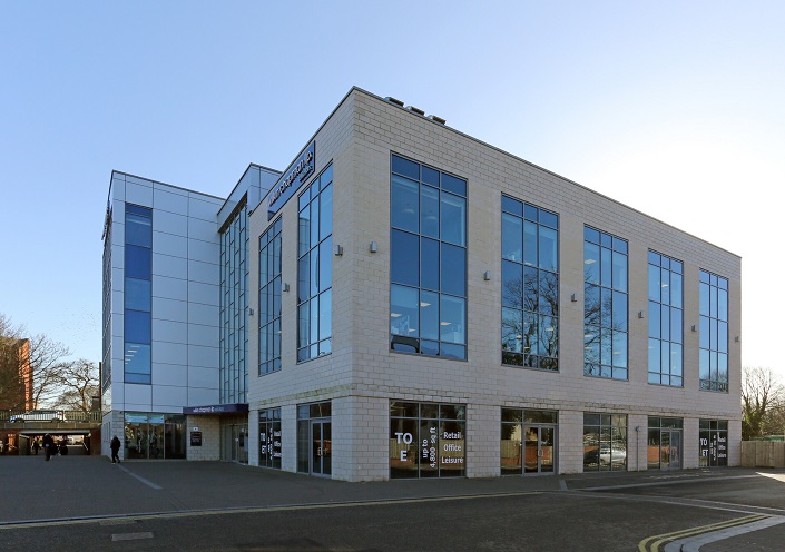 Exterior shot of Cartergate House in Grimsby
